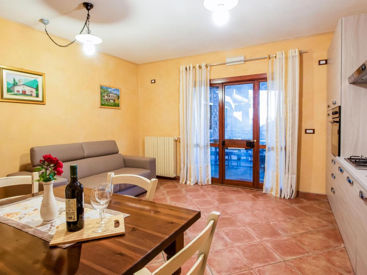 In A Green And Relaxing Atmosphere With Pool And Stunning Lake View Villa Marone Exterior foto